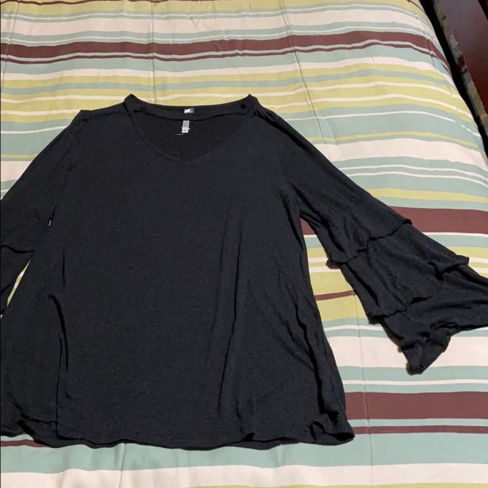 Pullover Loose Fitting Top. Euc - image 1